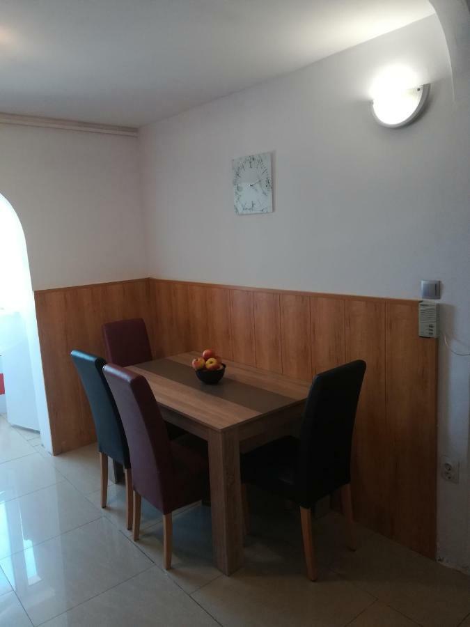 Апартаменты Apartament Erik Сибиу Экстерьер фото